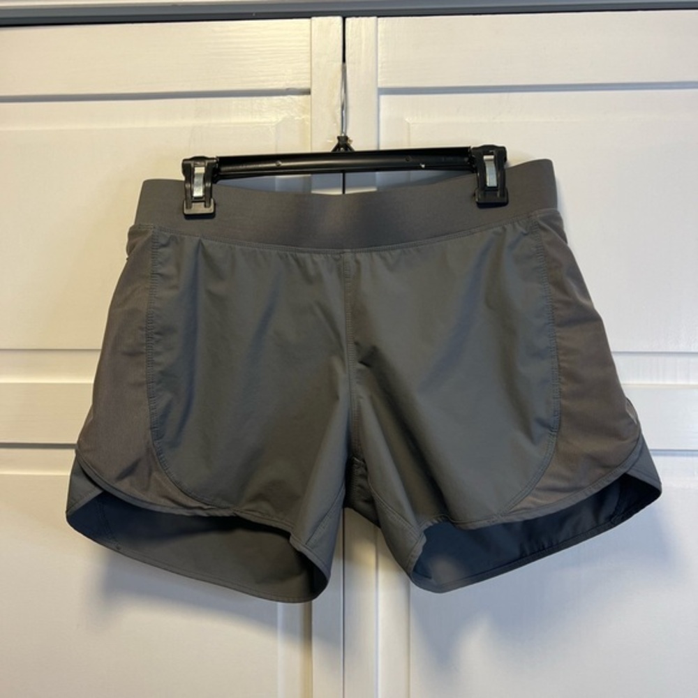Hylete Radius Athletic Shorts Size Women’s Medium Color Gray